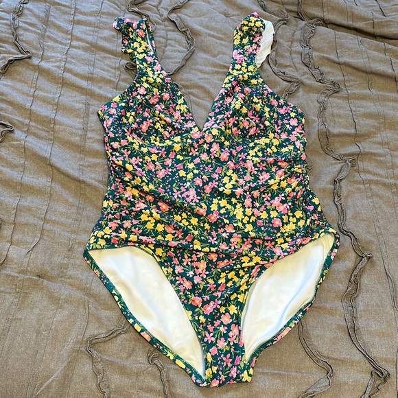 One Piece - Picture 1 of 4